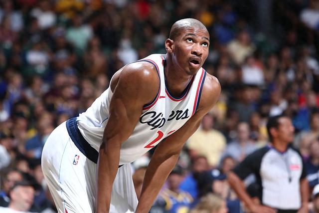 曾凡博受腰伤困扰离开国家队 5月受伤留下隐患